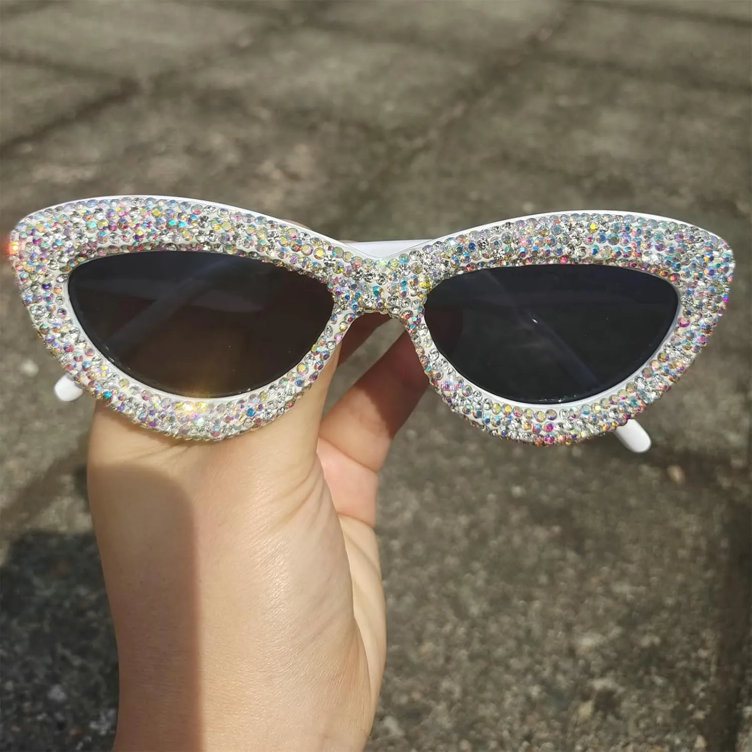 willochra Sparkling Crystal Cat Eye Sunglasses for Women Rhinestone Sun Glasses Sexy lips bling Diamond Party Eyeglasses